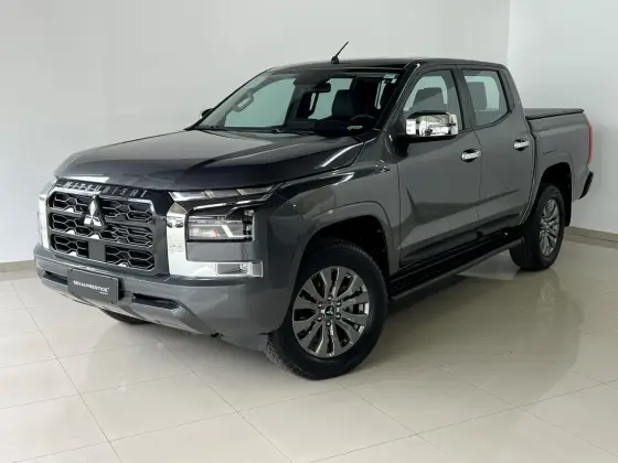 MITSUBISHI TRITON 2.4 BITURBO DIESEL CD HPE 4X4 AUTOMÁTICO