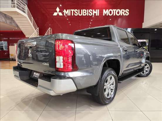 MITSUBISHI-TRITON-2.4 BITURBO DIESEL CD GLS 4X4 AUTOMÁTICO MITSUBISHI-TRITON-2025