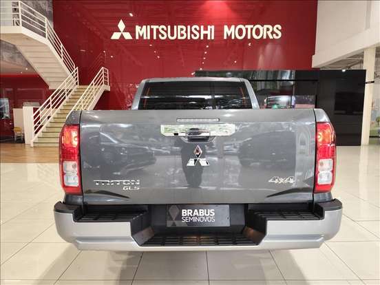 MITSUBISHI-TRITON-2025