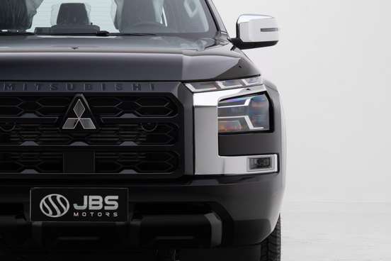 MITSUBISHI-TRITON-2026
