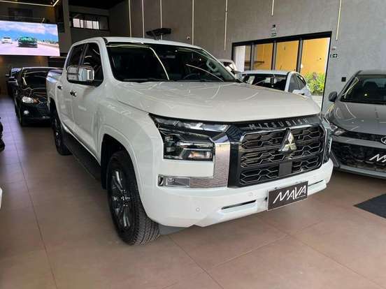 MITSUBISHI-TRITON-2025
