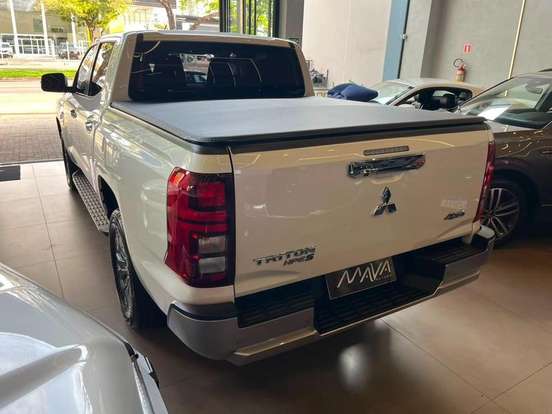 MITSUBISHI-TRITON-2025