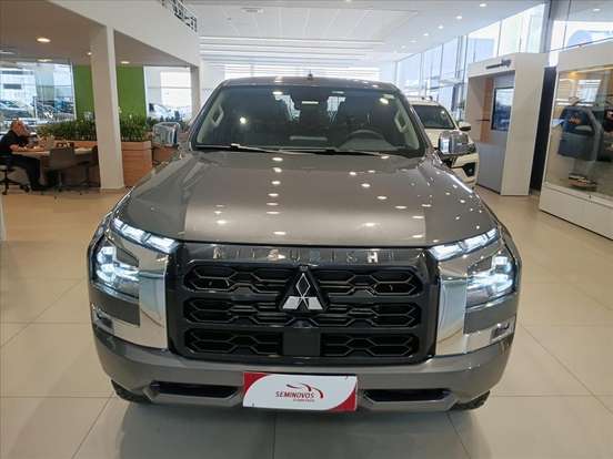 MITSUBISHI-TRITON-2.4 BITURBO DIESEL CD HPE 4X4 AUTOMÁTICO MITSUBISHI-TRITON-2025