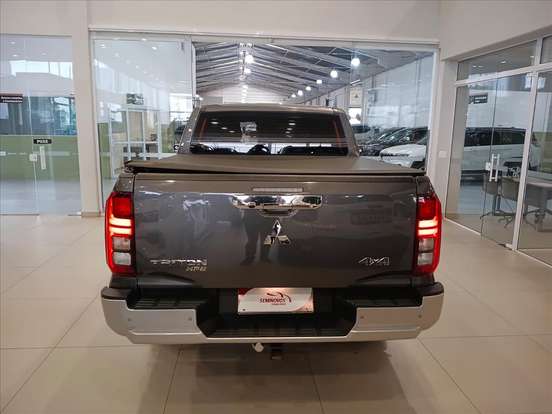 MITSUBISHI-TRITON-2.4 BITURBO DIESEL CD HPE 4X4 AUTOMÁTICO MITSUBISHI-TRITON-2025