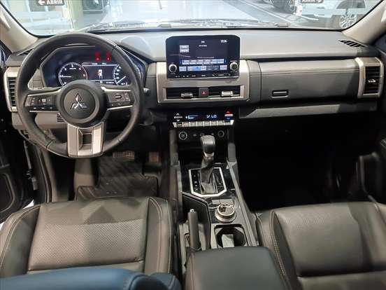 MITSUBISHI-TRITON-2.4 BITURBO DIESEL CD HPE 4X4 AUTOMÁTICO MITSUBISHI-TRITON-2025