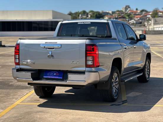 MITSUBISHI-TRITON-2.4 BITURBO DIESEL CD HPE-S 4X4 AUTOMÁTICO MITSUBISHI-TRITON-2025