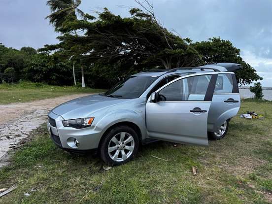 MITSUBISHI-OUTLANDER-2.0 16V GASOLINA 4P AUTOMÁTICO MITSUBISHI-OUTLANDER-2011