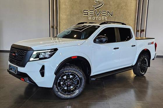 NISSAN FRONTIER 2.3 16V TURBO DIESEL PRO4X CD 4X4 AUTOMÁTICO