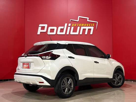 NISSAN-KICKS-2023