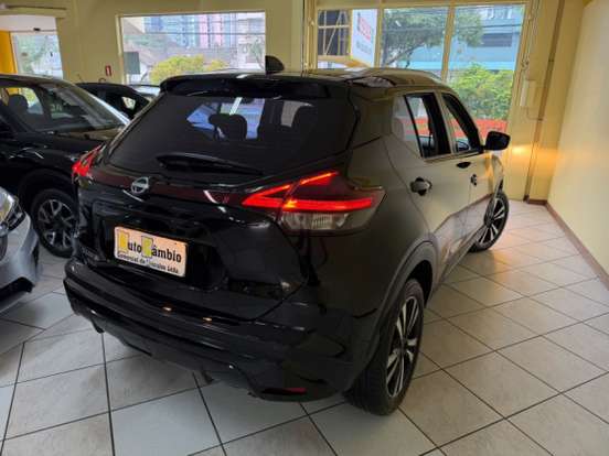 NISSAN-KICKS-2023