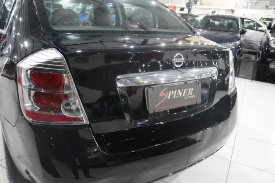 NISSAN-SENTRA-2010