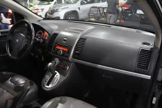 NISSAN-SENTRA-2010