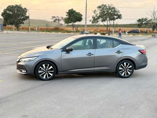 NISSAN-SENTRA-2023