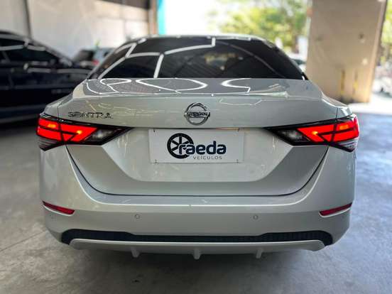NISSAN-SENTRA-2023