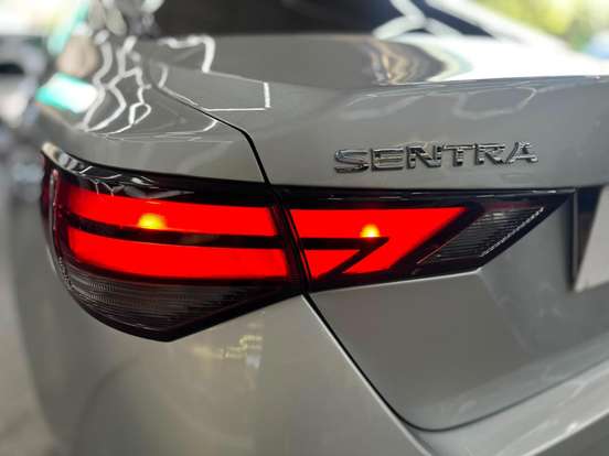 NISSAN-SENTRA-2023