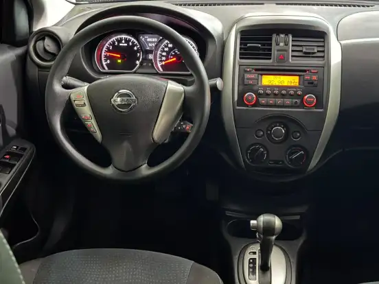NISSAN-VERSA-1.6 16V FLEXSTART SV 4P XTRONIC NISSAN-VERSA-2017