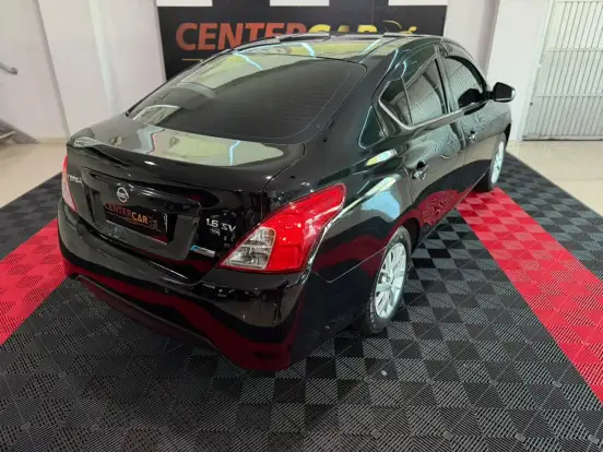 NISSAN-VERSA-2017