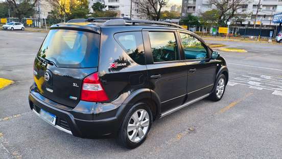 NISSAN-LIVINA-1.8 SL X-GEAR 16V FLEX 4P AUTOMÁTICO NISSAN-LIVINA-2011