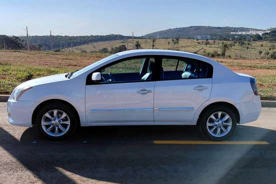 NISSAN-SENTRA-2.0 CVT 16V FLEX 4P AUTOMÁTICO NISSAN-SENTRA-2012