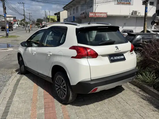PEUGEOT-2008-2017