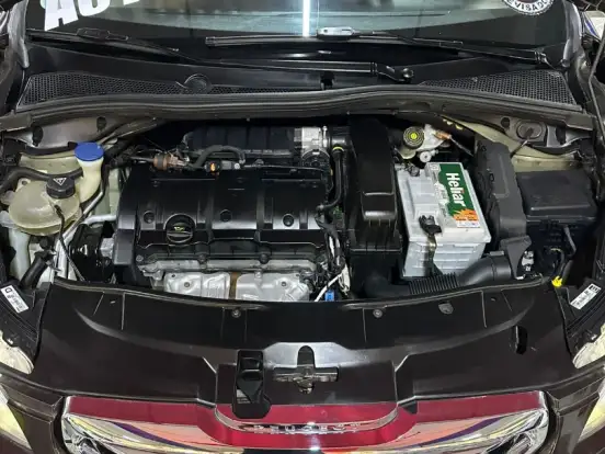 PEUGEOT-2008-1.6 16V FLEX GRIFFE 4P AUTOMÁTICO PEUGEOT-2008-2016