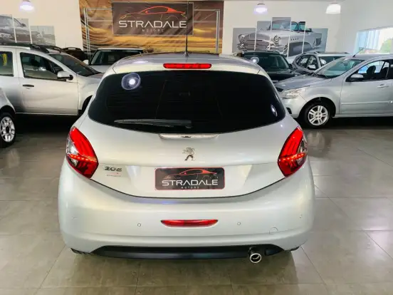 PEUGEOT-208-2016