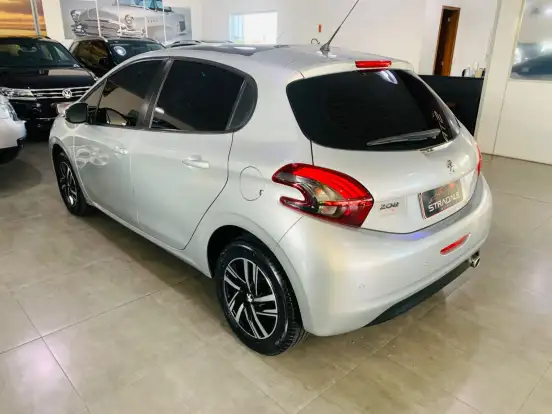 PEUGEOT-208-2016