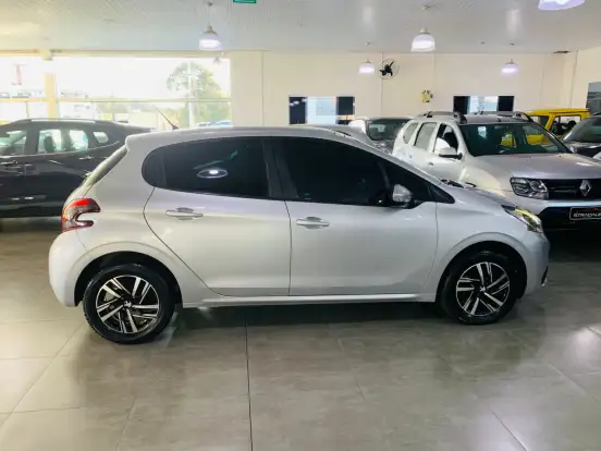 PEUGEOT-208-1.6 ALLURE 16V FLEX 4P AUTOMÁTICO PEUGEOT-208-2016