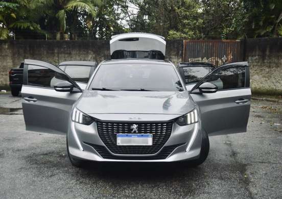 PEUGEOT-208-2022