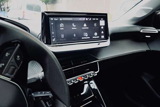 PEUGEOT-208-2022