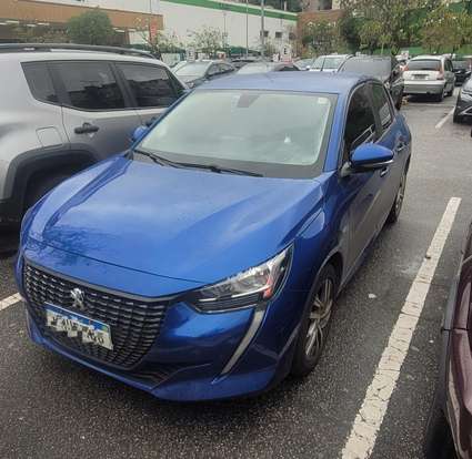 PEUGEOT-208-2021