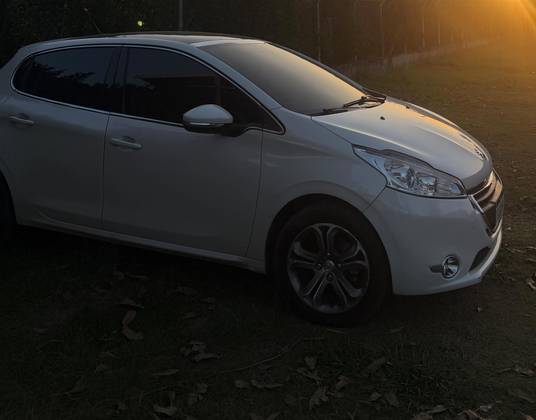 PEUGEOT 208 1.6 GRIFFE 16V FLEX 4P AUTOMÁTICO