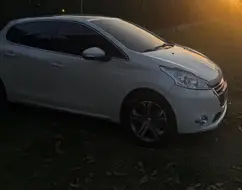 PEUGEOT 208 1.6 GRIFFE 16V FLEX 4P AUTOMÁTICO PEUGEOT 208 1.6 GRIFFE 16V FLEX 4P AUTOMÁTICO
