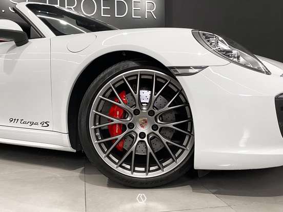 PORSCHE-911-2016