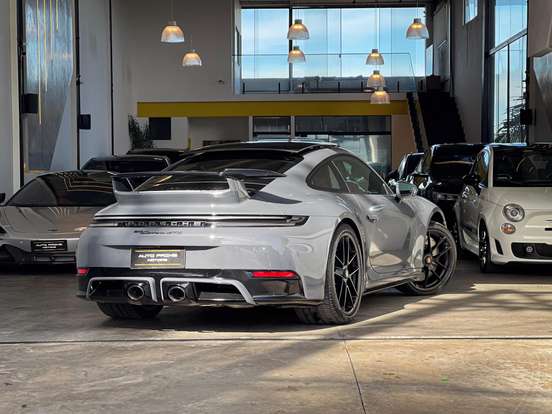 PORSCHE-911-2025