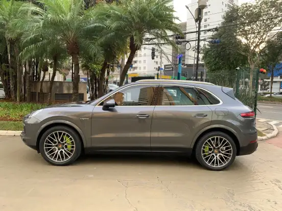 PORSCHE-CAYENNE-2019