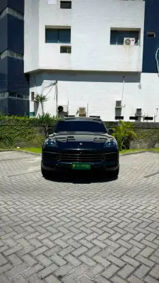 PORSCHE-CAYENNE-2021