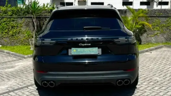 PORSCHE-CAYENNE-2021