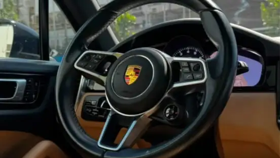 PORSCHE-CAYENNE-2021