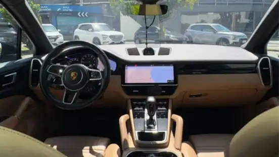PORSCHE-CAYENNE-2021