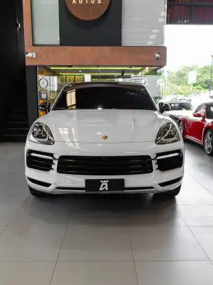 PORSCHE-CAYENNE-2022