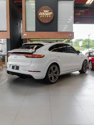 PORSCHE-CAYENNE-2022