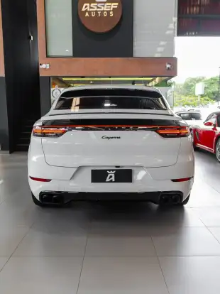 PORSCHE-CAYENNE-2022