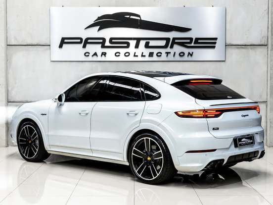 PORSCHE-CAYENNE-2022