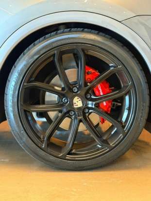 PORSCHE-CAYENNE-2016