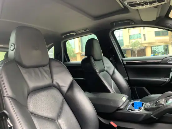 PORSCHE-CAYENNE-2010