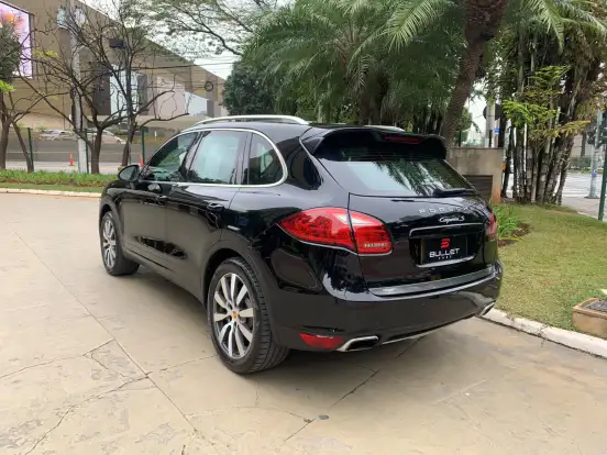 PORSCHE-CAYENNE-2010