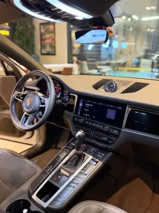 PORSCHE-MACAN-2020