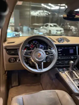 PORSCHE-MACAN-2020