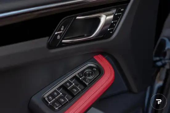 PORSCHE-MACAN-2025